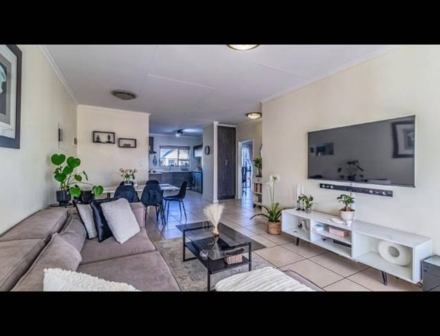 2 BEDROOM APARTMENT FOR SALE IN GREENSTONE CREST